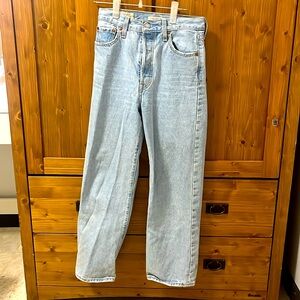 Levi’s Ribcage Straight Ankle Jeans (Color: Blue Popsicle, Size 25 US, 27 L